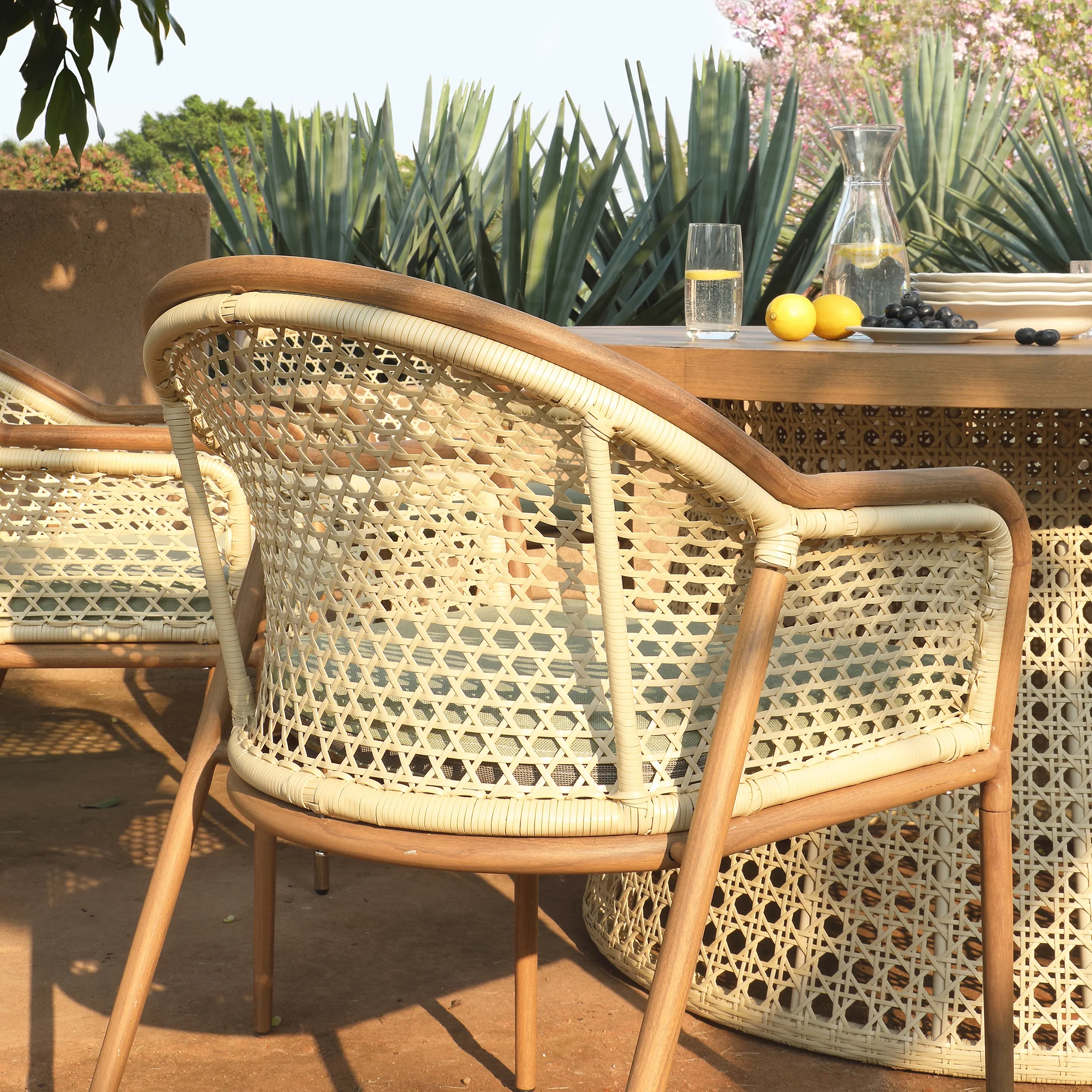 Pienza Outdoor Rattan 6-Seater Round Dining Set, Sage Green Fabric with Light Walnut Frame - Image 7