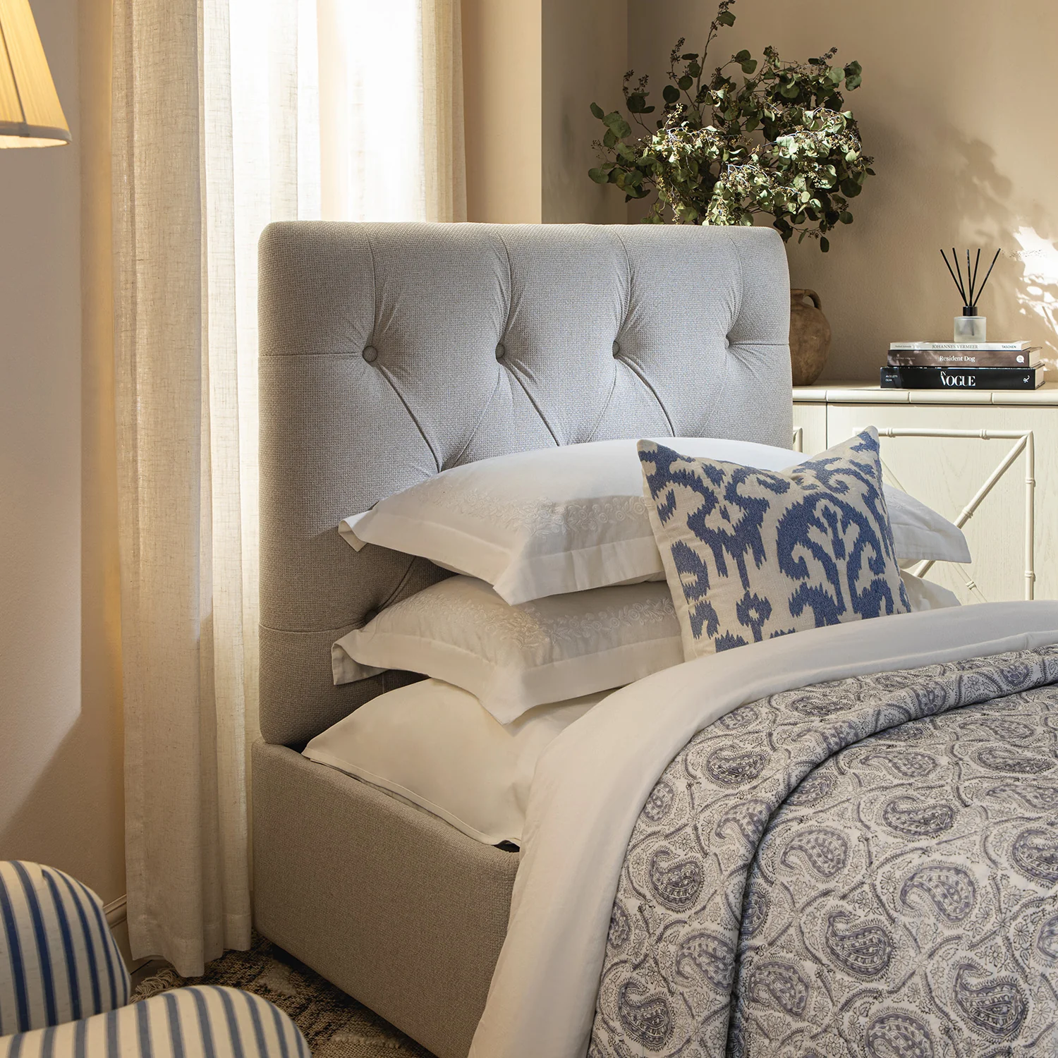 Portland Single Buttoned Fold-Out Bed in Ottoman, Beige Woven Fabric - Image 4
