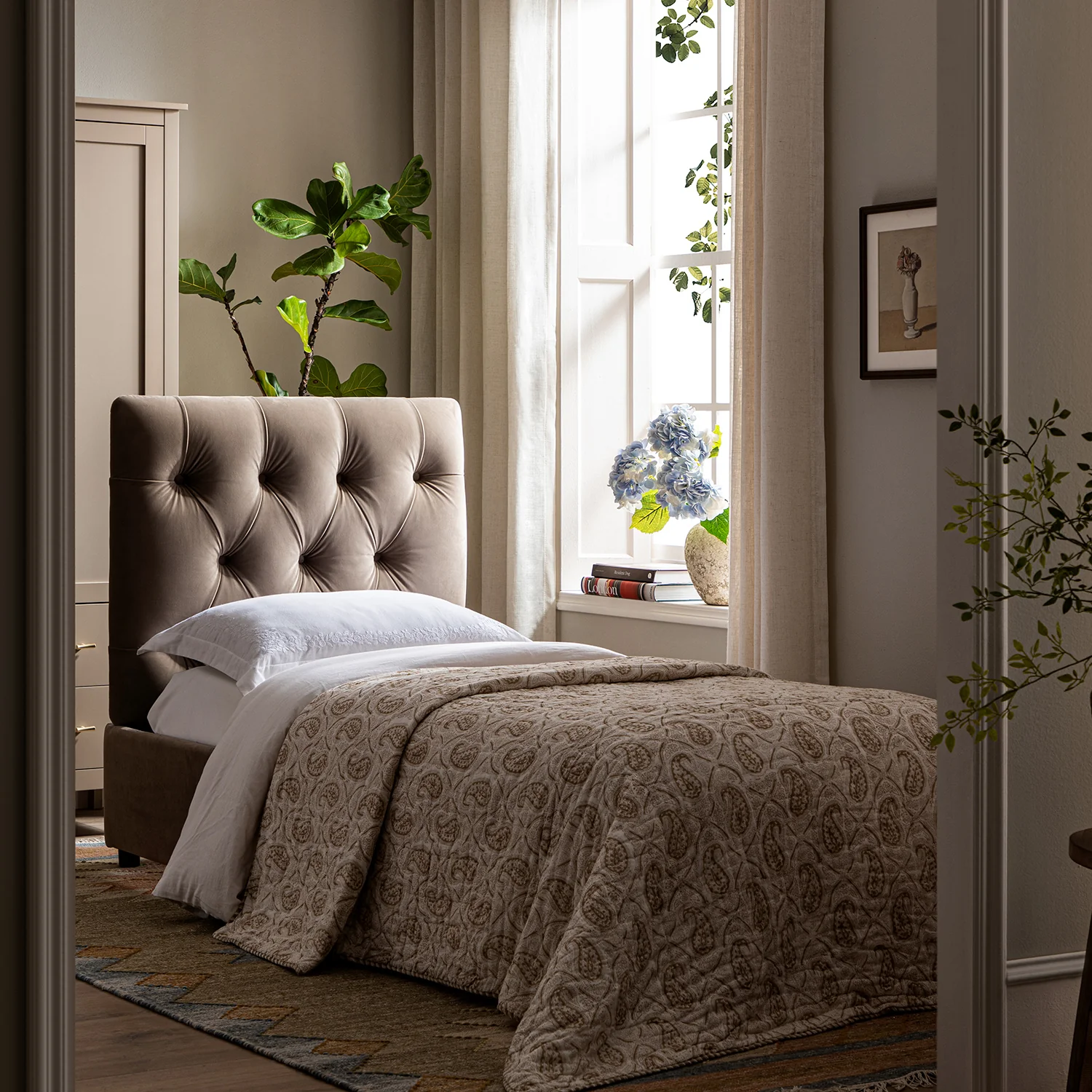 Portland Single Buttoned Fold-Out Bed in Ottoman, Mink Velvet - Image 3