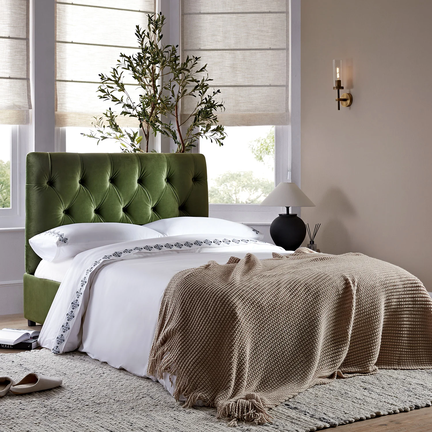 Portland Small Double Buttoned Fold-Out Bed in Ottoman, Moss Green Velvet - Image 2