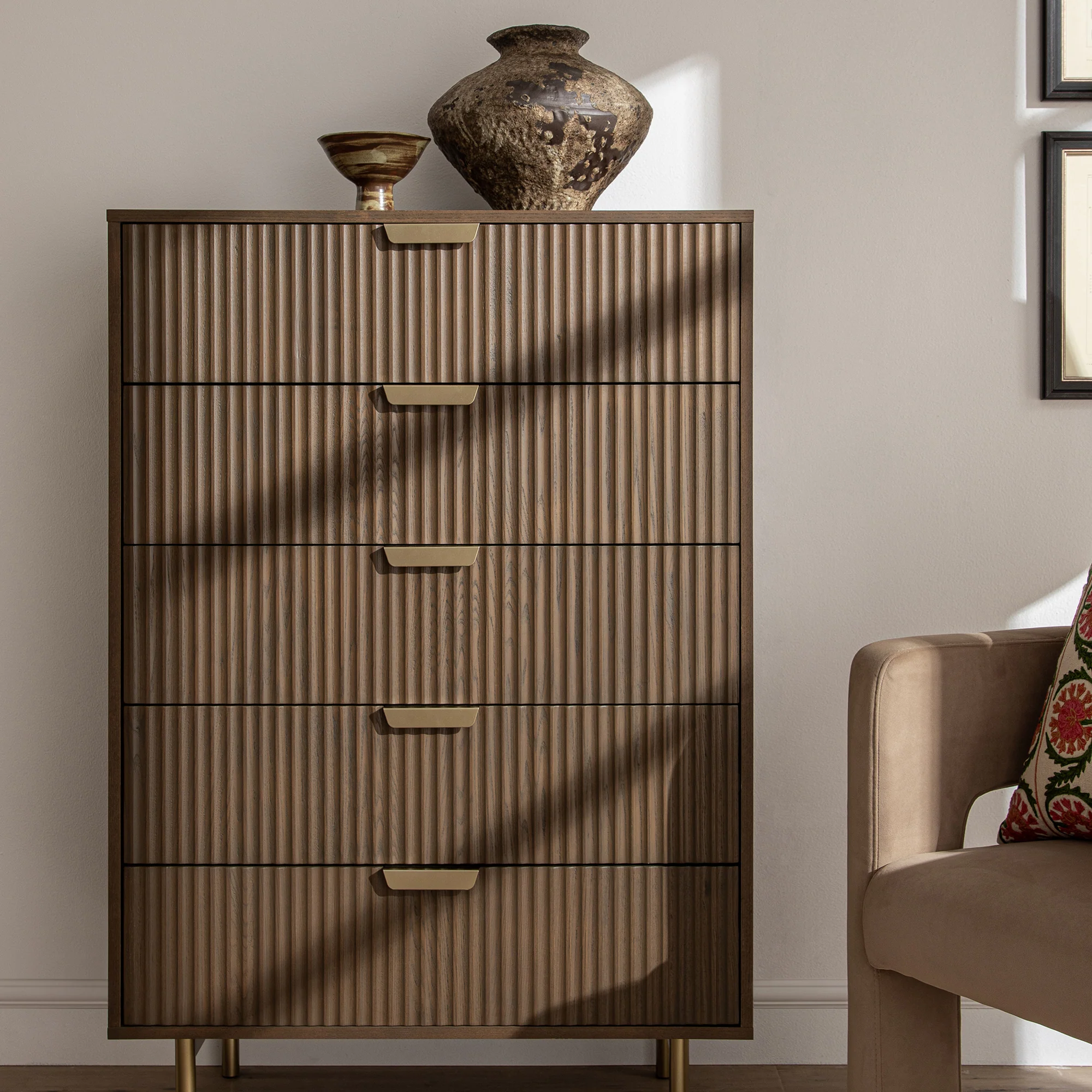 Richmond Ridged Chest of 5 Drawers, Dark Ash - Image 3