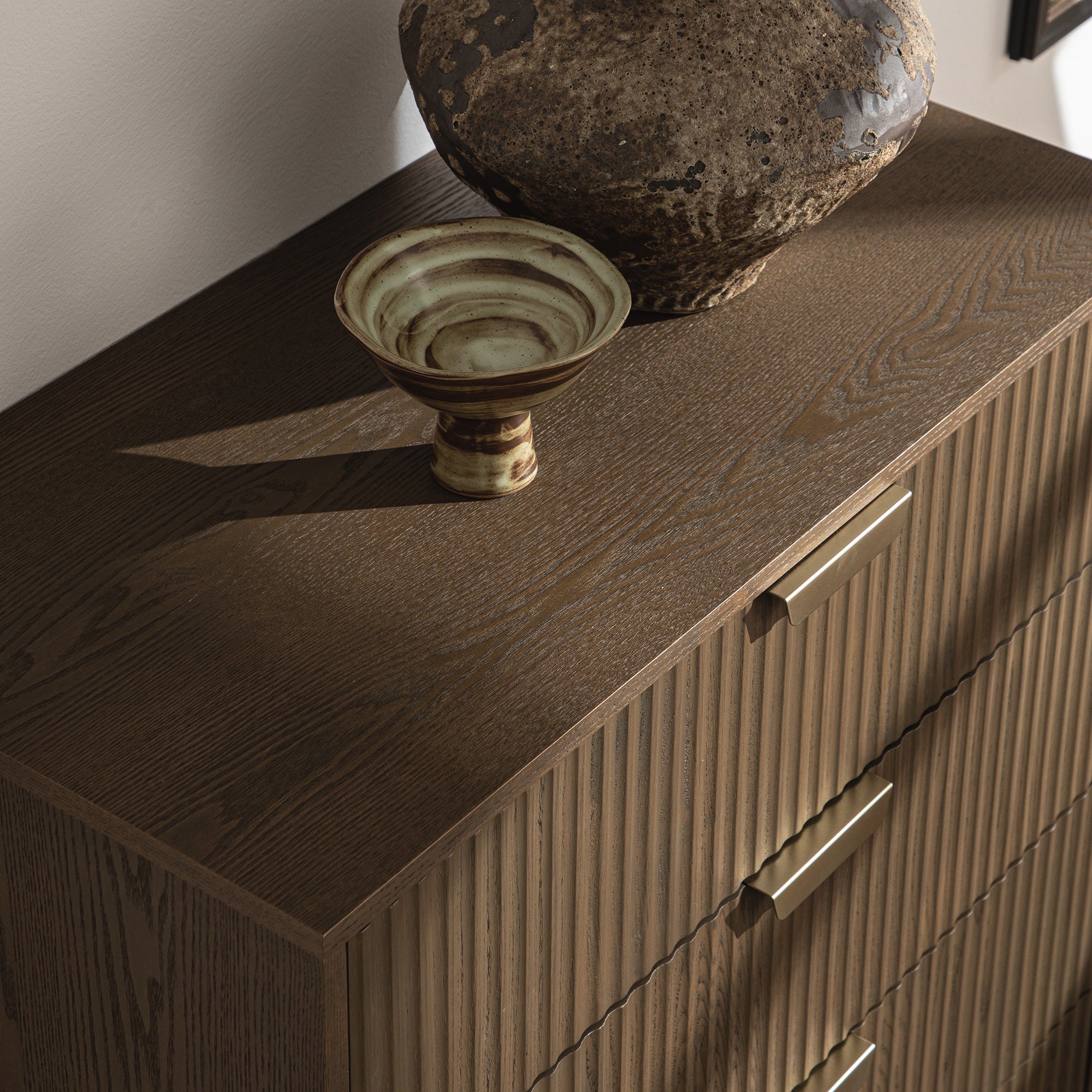 Richmond Ridged Chest of 5 Drawers, Dark Ash - Image 4