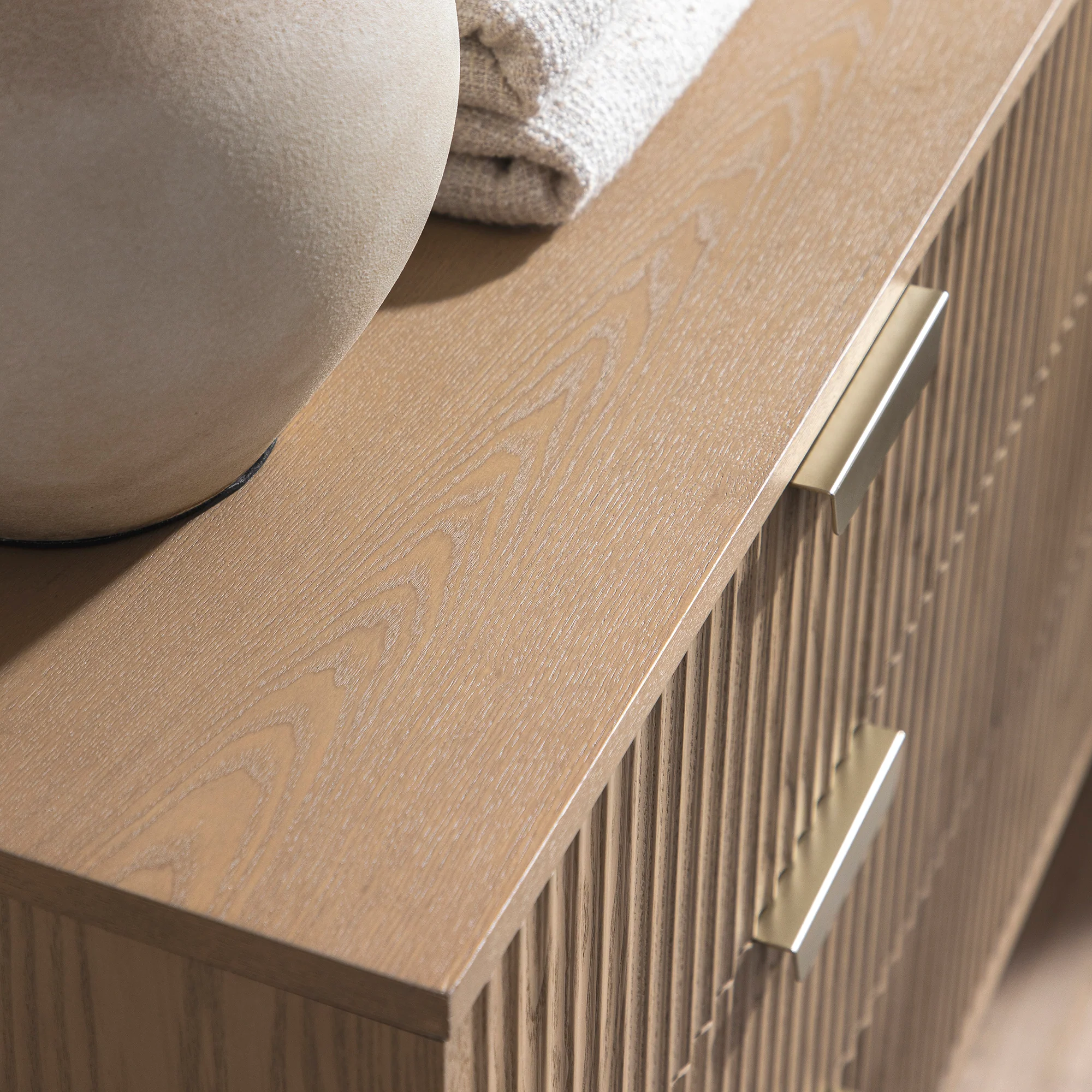 Richmond Ridged Wide Chest of 6 Drawers, Light Ash - Image 7