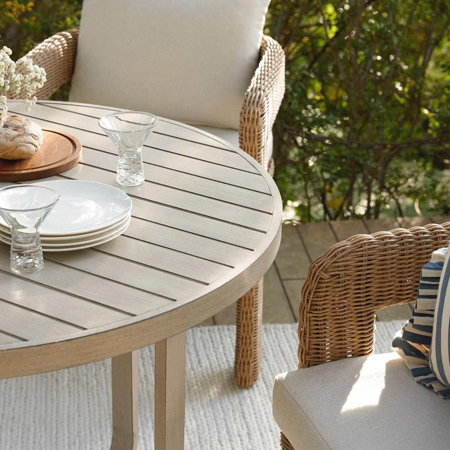 Stanford Round Wicker Outdoor 4-Seater Round Dining Set, Natural - Image 4