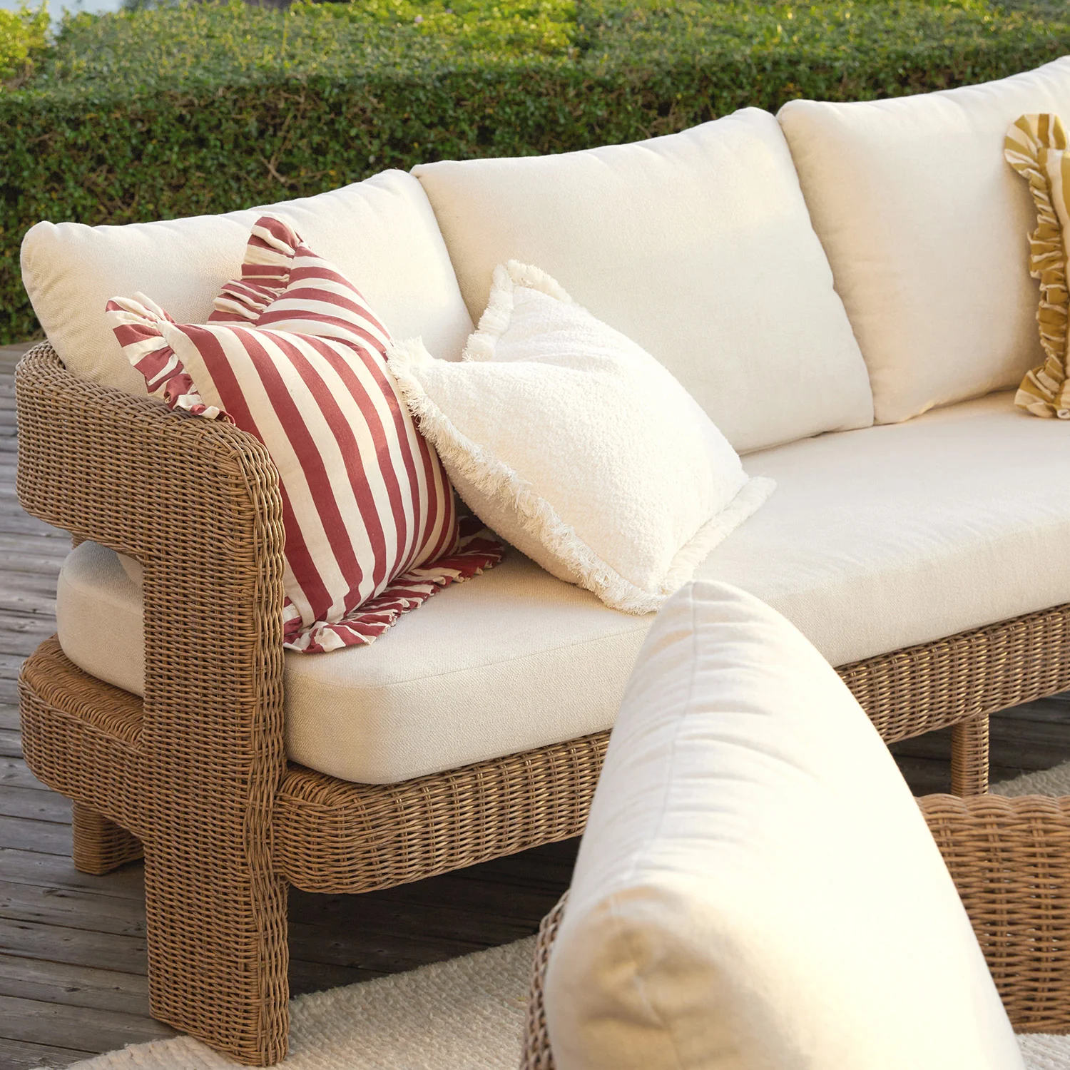 Stanford Round Wicker Outdoor 5-Seater Sofa Set, Natural - Image 4