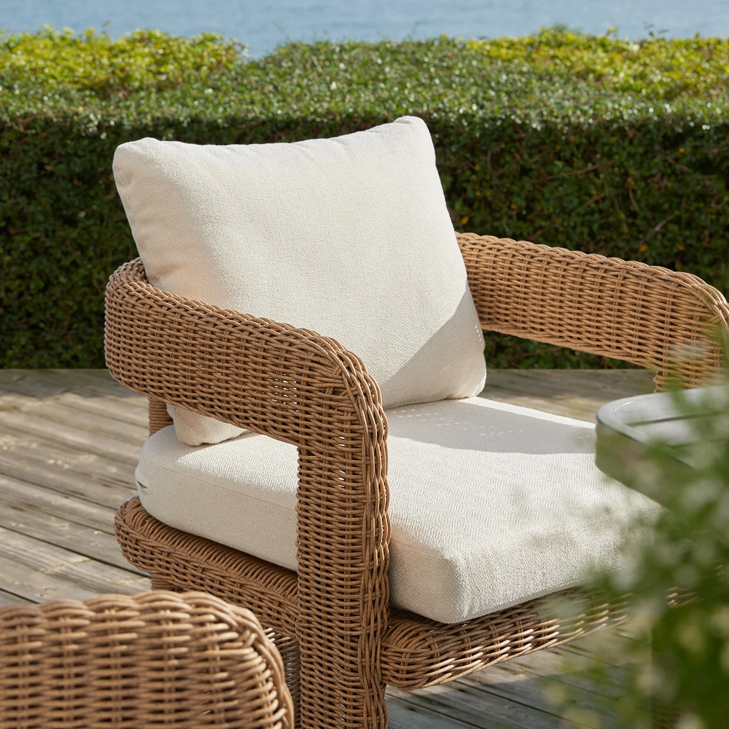 Stanford Round Wicker Outdoor Dining Chair Set, Natural - Image 3