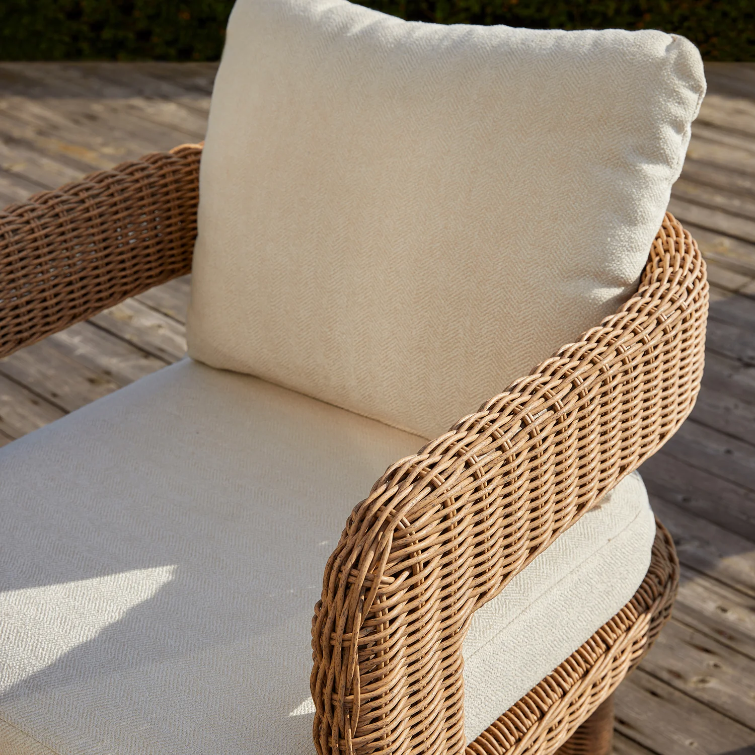 Stanford Round Wicker Outdoor Dining Chair Set, Natural - Image 4