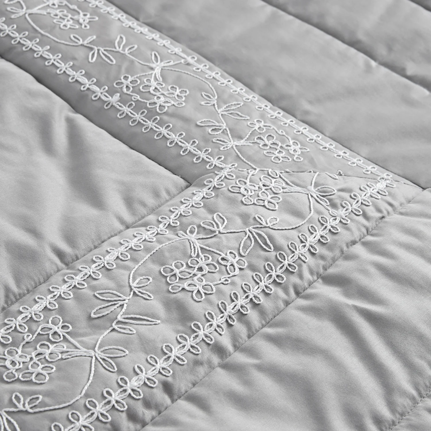 Valentina Grey Floral Embroidered Quilted 600 Thread Count Cotton Sateen Bedspread - Image 4