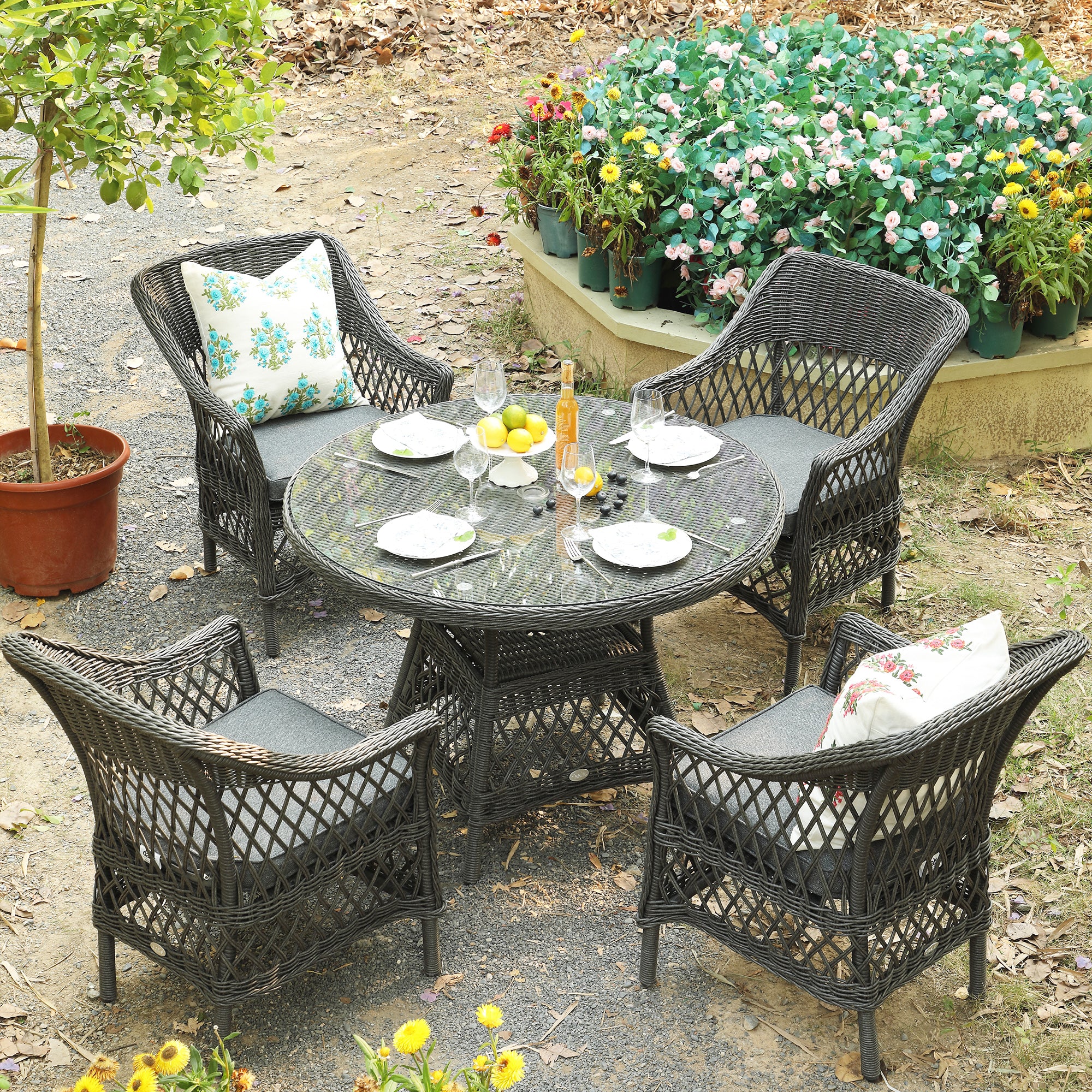 Willowbrook Lattice Weave Rattan 4-Seater Round Dining Set, Dark Grey - Image 3