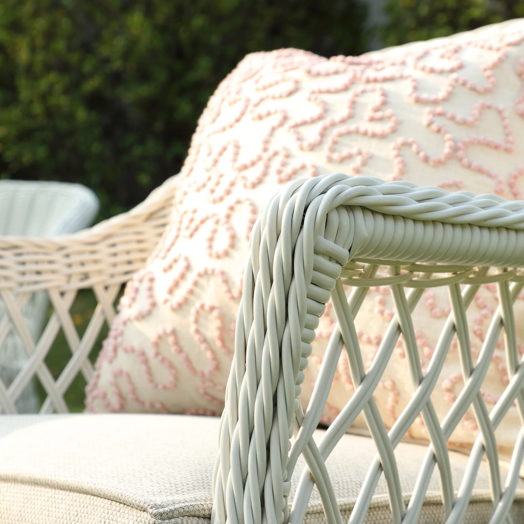 Willowbrook Lattice Weave Rattan 4-Seater Round Dining Set, White - Image 8