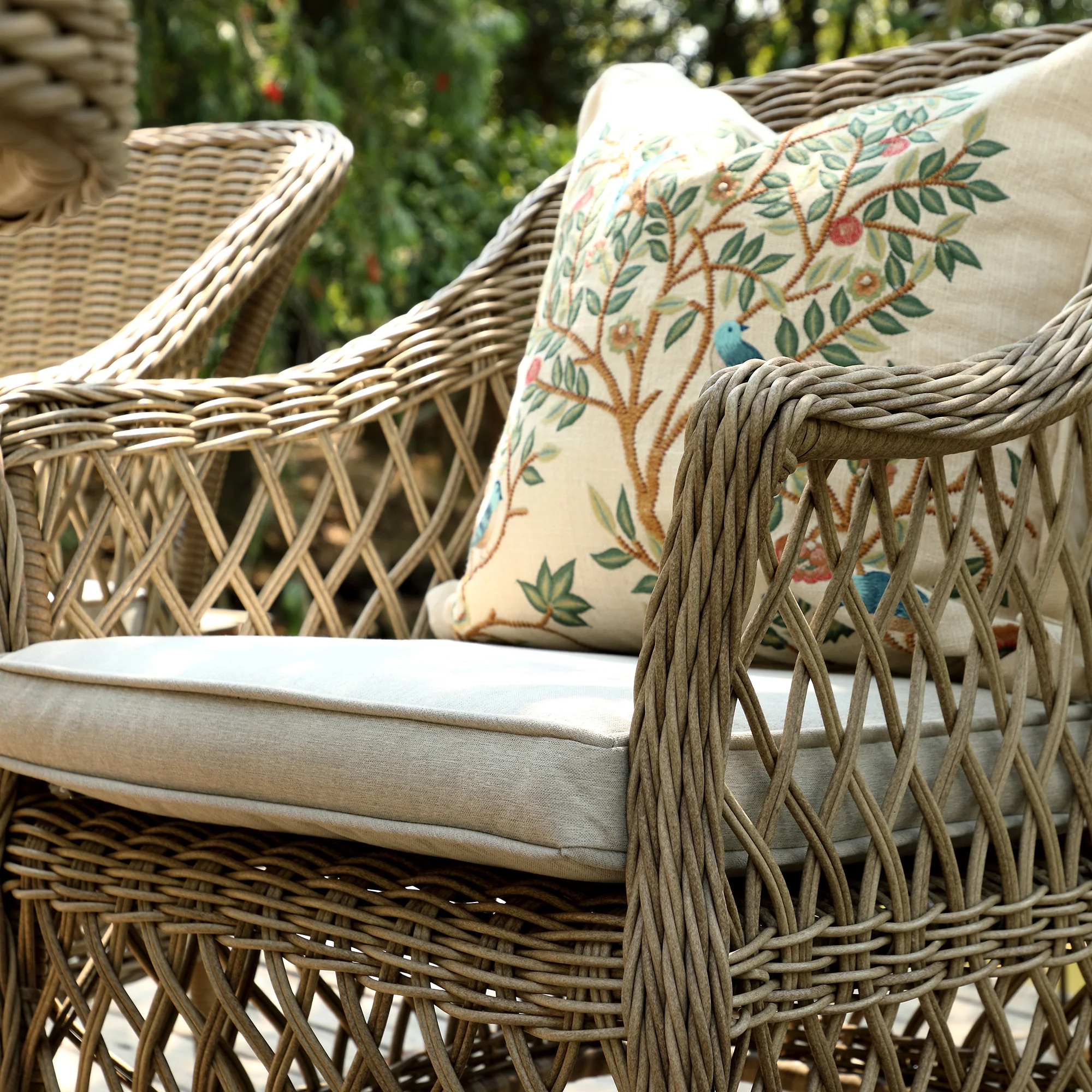 Willowbrook Lattice Weave Rattan 6-Seater Oval Dining Set, Natural - Image 7