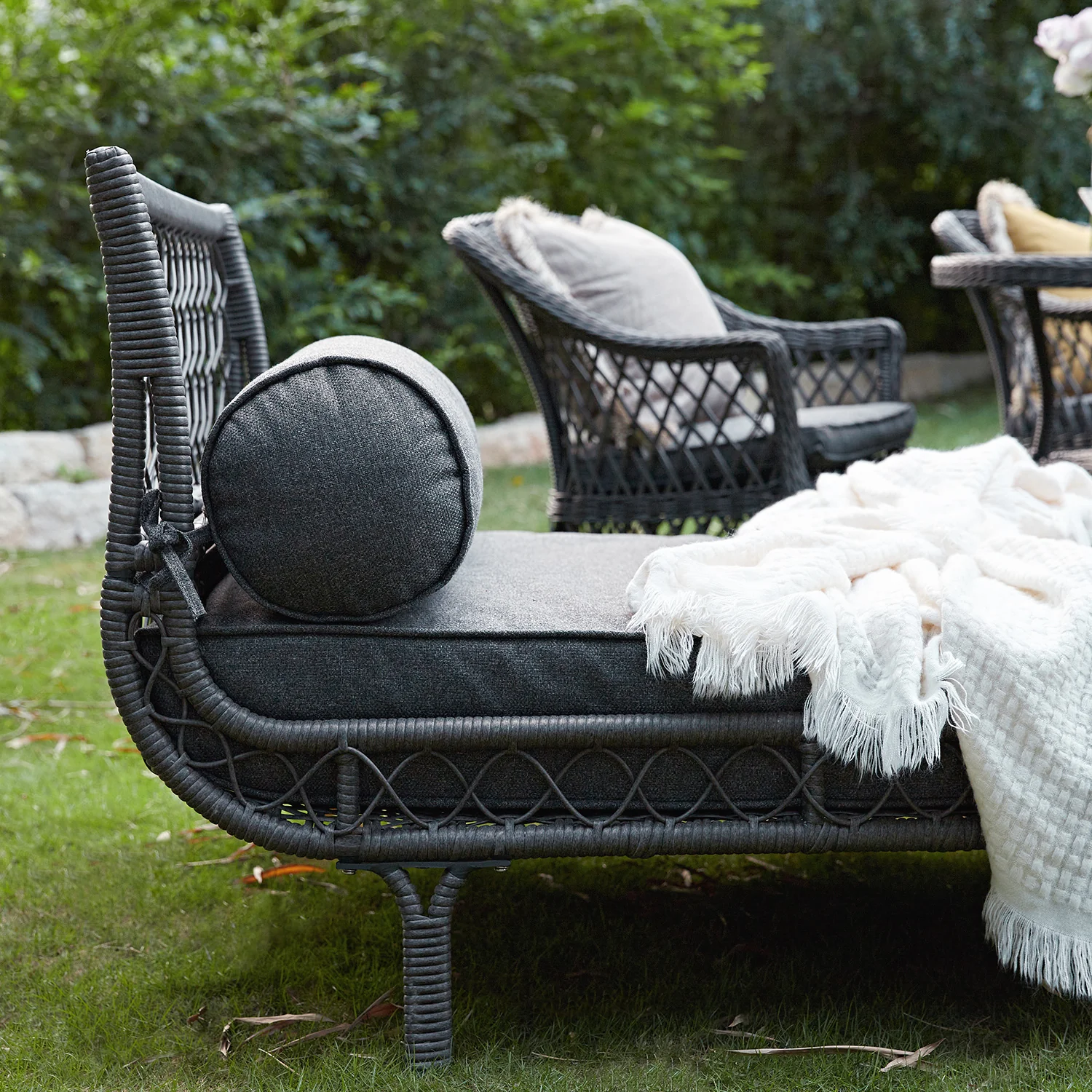 Willowbrook Lattice Weave Rattan Daybed, Dark Grey - Image 4