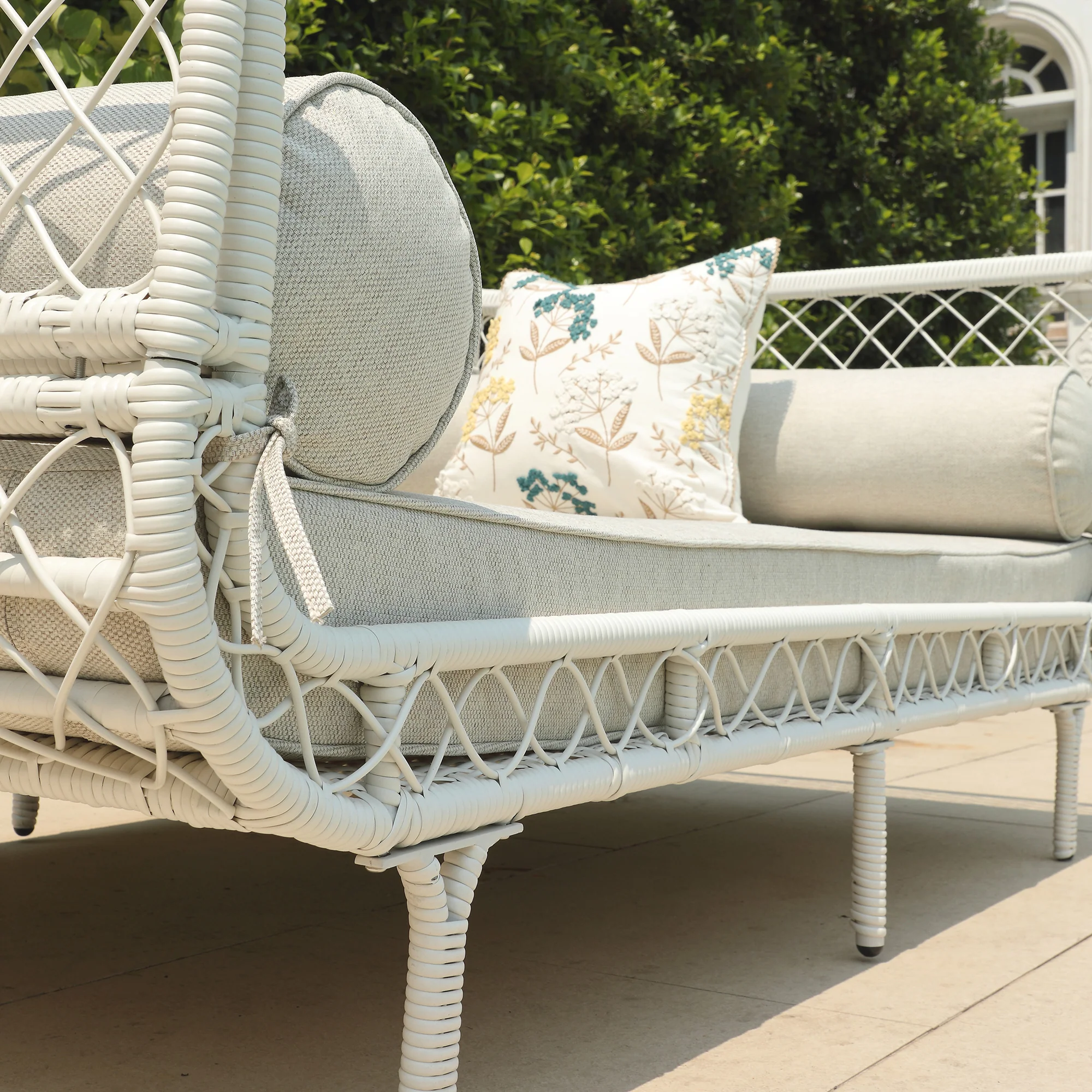 Willowbrook Lattice Weave Rattan Daybed, White - Image 7
