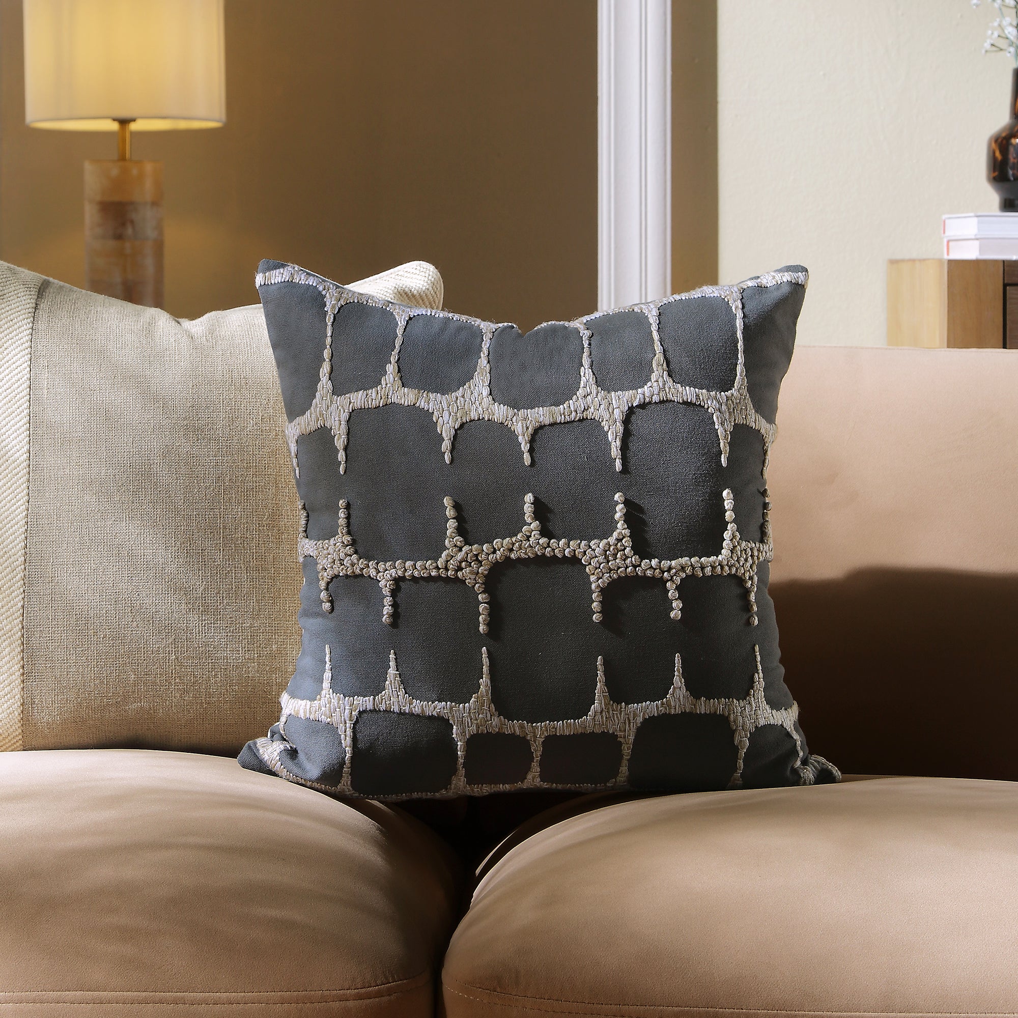 Wylder Collection French Knot Cushion - Image 2